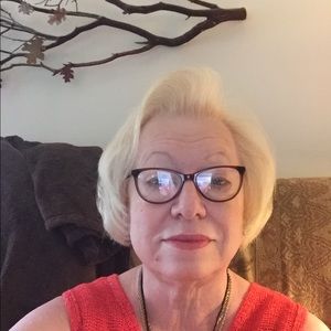 Meet your Posher, Debra